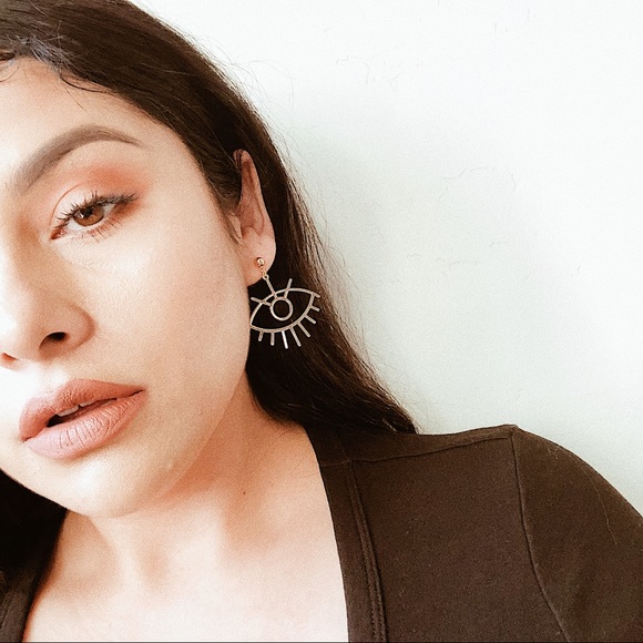 LUCKY EYES Drop Earrings - Picture 2 of 4